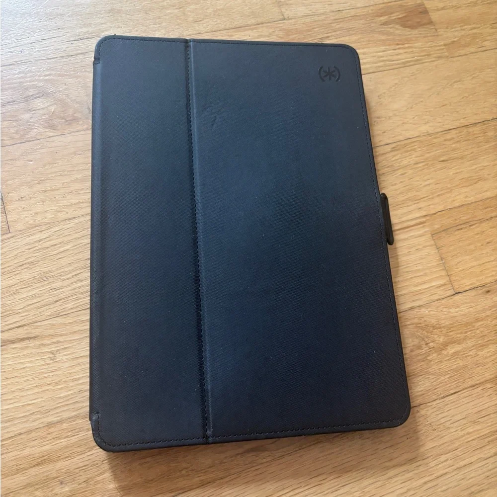 Speck Black Folio Tablet Cover Minimalist Design